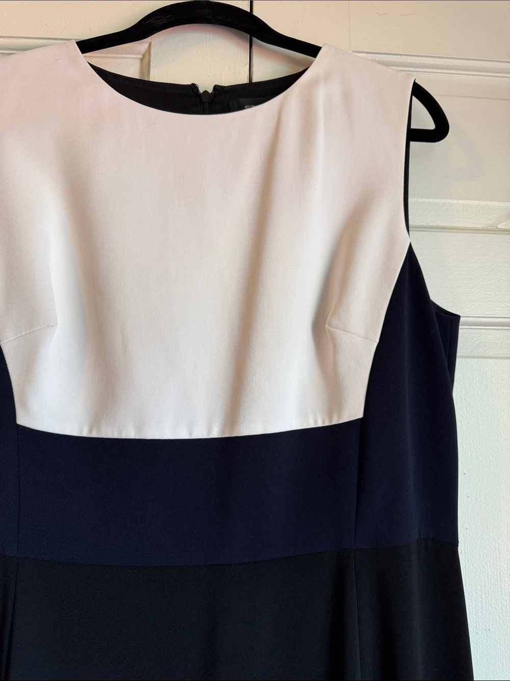 NWOT St. John Sleeveless Colorblock Maxi Dress in White/Navy/Black Fully Lined - Picture 2 of 12